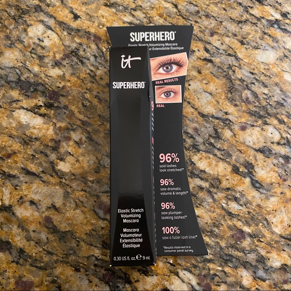 It Cosmetics Superhero Mascara in Black (NWT)